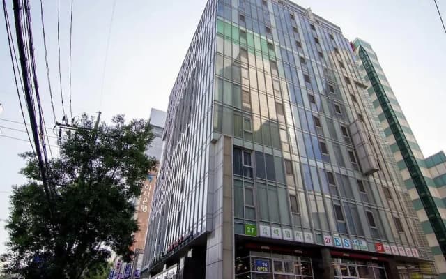 Brown Suites Hotel Sinchon Central