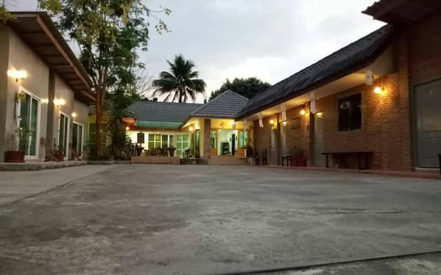 Maesai Holic Lodge