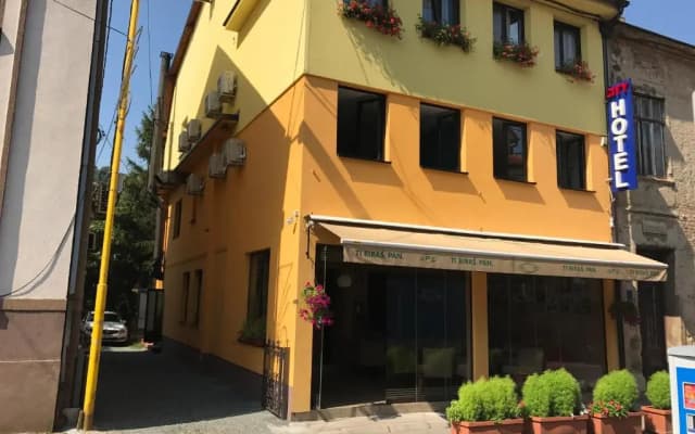 Heartland City Hotel