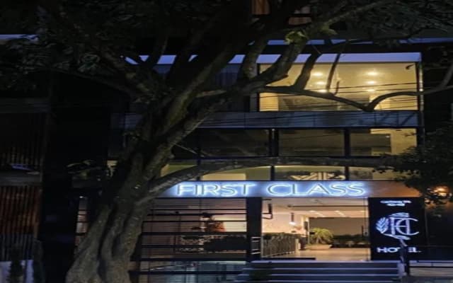 First Class Hotel