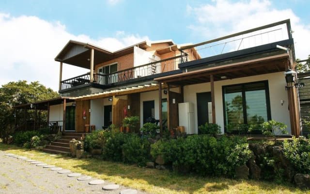 Gotjawal Geomun Oreum Pension