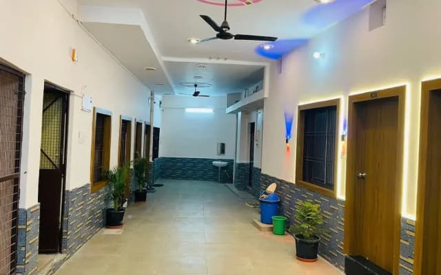 Goroomgo Raghunandan Guest House Ayodhya