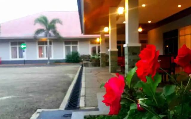 Emer One Moslem Friendly Hotel