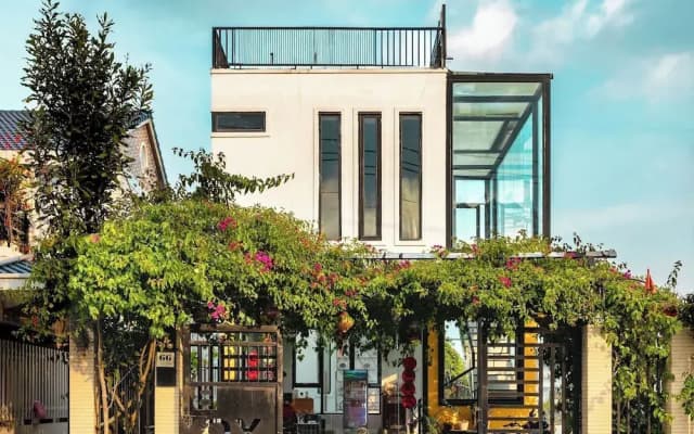 Be Youth Villa