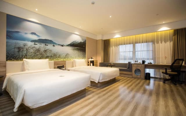 Atour Hotel Hefei Binhu Weizhou Avenue