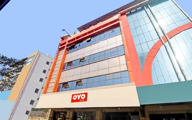 OYOFlagship 80467H Hotel R Square
