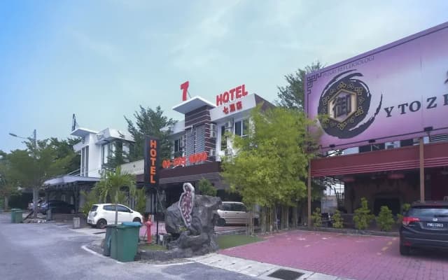 Oyo 44052 Seven Hotel