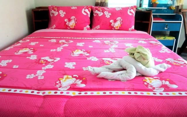 Baan Suanjarean Resort