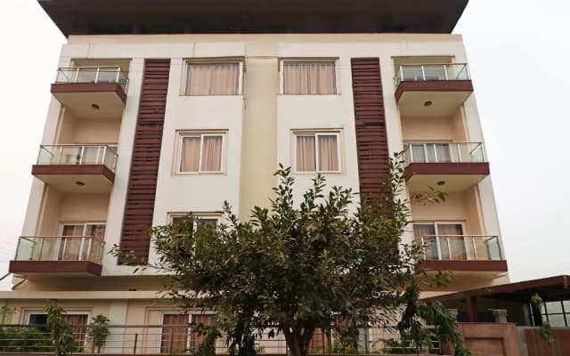 Townhouse 581 Noida Sector 122