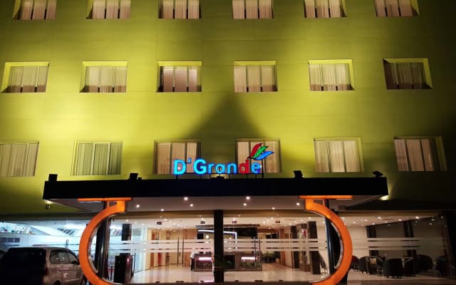 OYO 666 D' Grande Hotel Batam