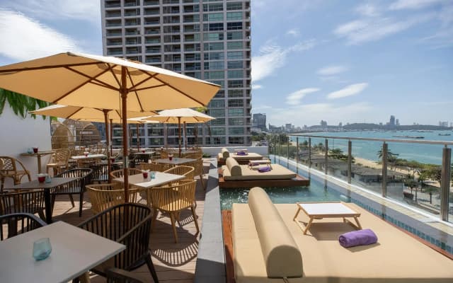 Отель Pattaya Sea View Hotel
