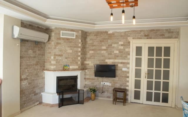 Arya Suites