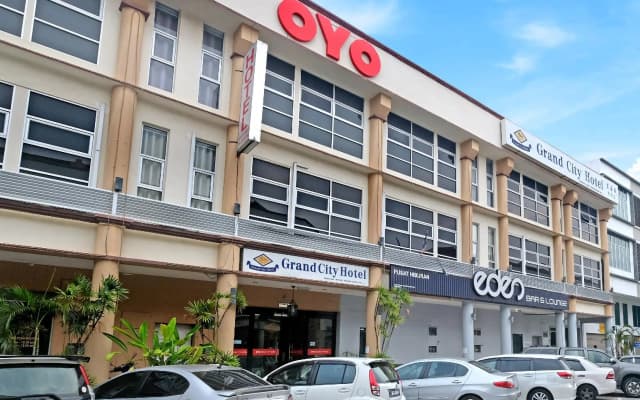 OYO 546 Grand City Hotel