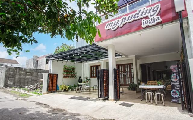 Bisma Balcony Homestay