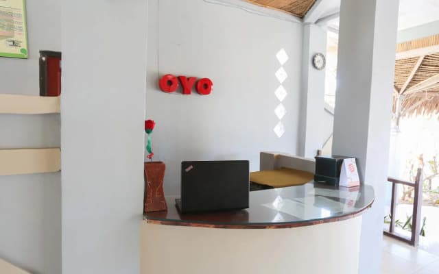 OYO 1651 Purnama Beach Hotel