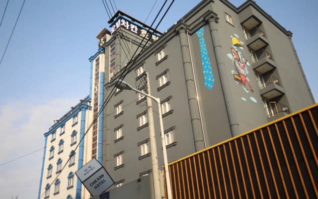 Chakan Hotel