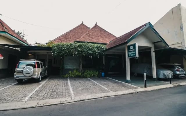 RedDoorz Plus @ Purwosari