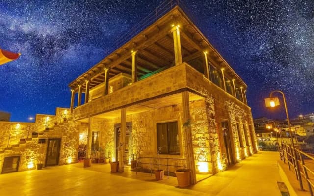 Megaron Cave Hotel