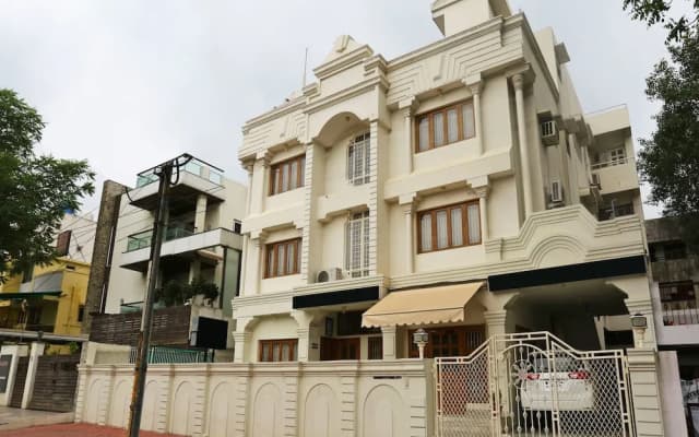OYO 14577 Vijay Palace
