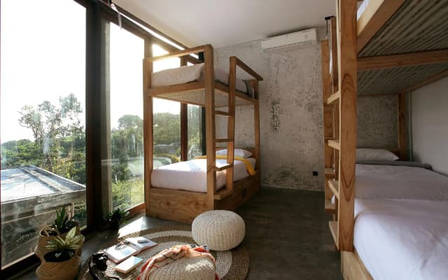 Bong Hostel