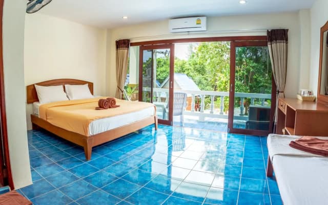 Hugs Guesthouse
