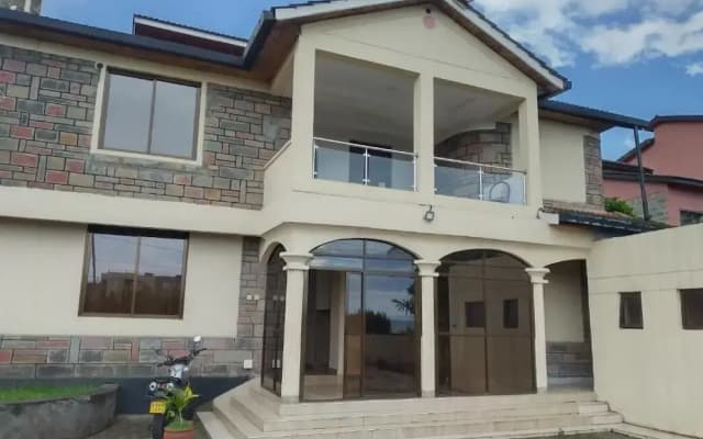Twiga Whitehouse Villas