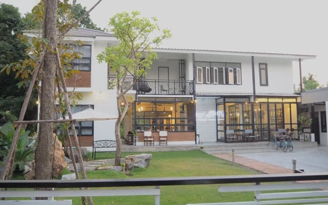 Sherloft Home and Hostel Private Room