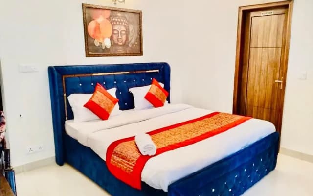 2bhk Fortune Home,E28 2a Saket Near Max Hospital,Pvr