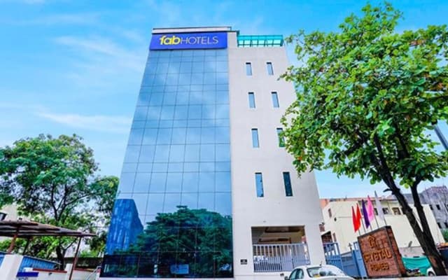 Fabhotel Ch Homes & Suites