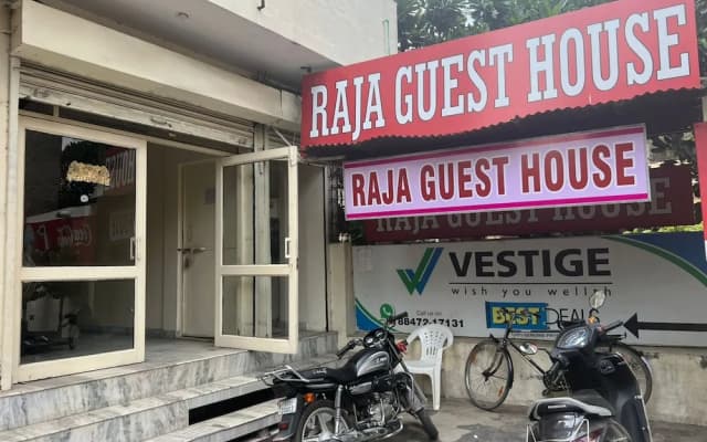 Goroomgo Blessing Inn Jalandhar