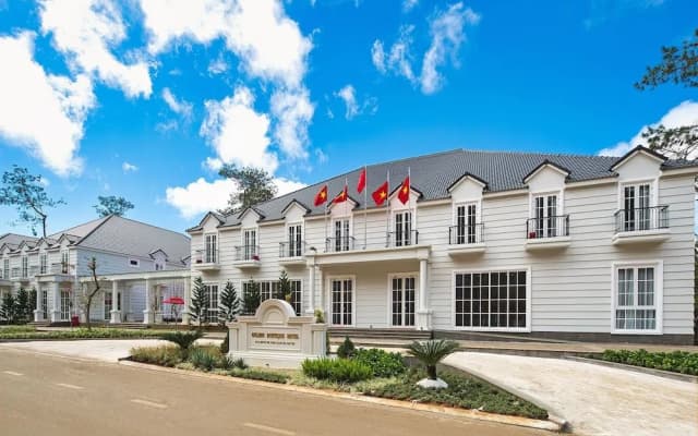 Golden Sun Hotel - Mangden