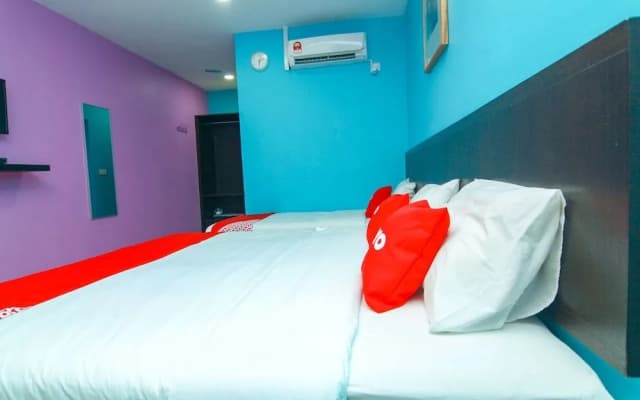 OYO 89517 Little Tanjung Chalet