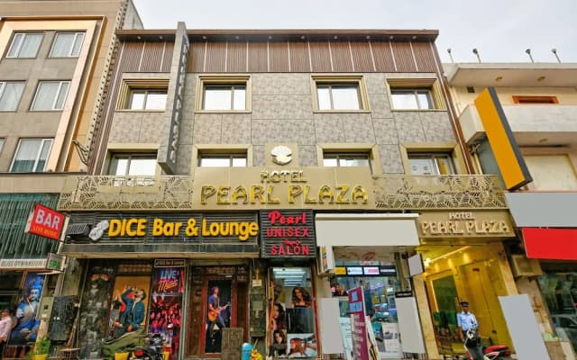 Pearl Plaza