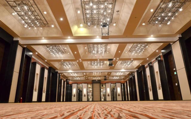 Quest Plus Conference Center, Clark