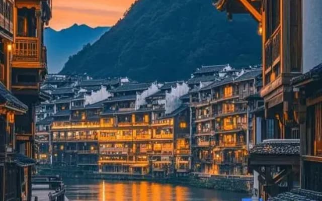 Shuishui. Nuo Guanlan Riverside View River View Homestay (Zhenyuan Ancient City New Bridge)