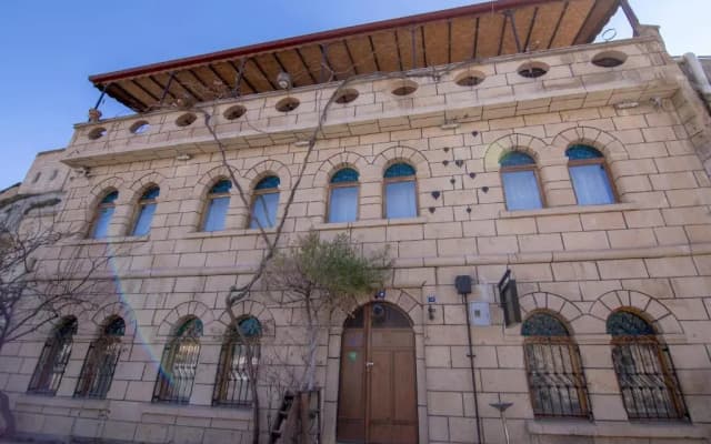 Kamelya Cave Hostel - Adults Only