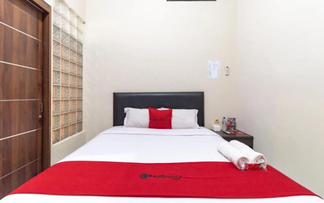 RedDoorz @ Soekarno Hatta