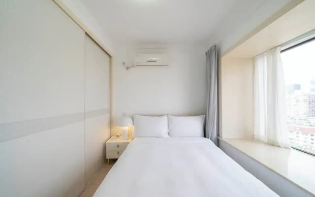 Tyms 2BR APT Xujiahui Dacheng Residence