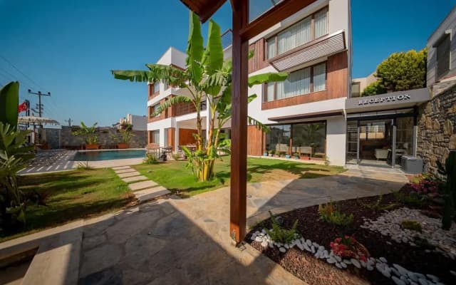 Neko Hotel( Adult Only +12)