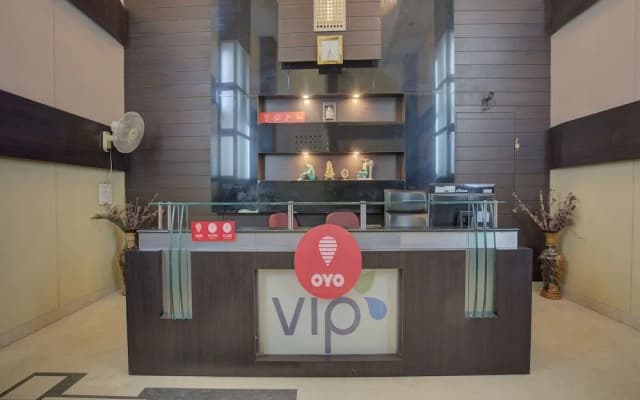 OYO 26196 Hotel Vip Regency