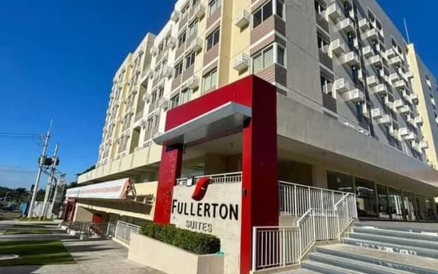 Fullerton Suites