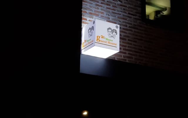 We Home Guesthouse - Hostel