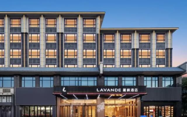 Lavande Hotel(Shaoshan Former Residence Scenic Area High Speed Railway Station Hotel)