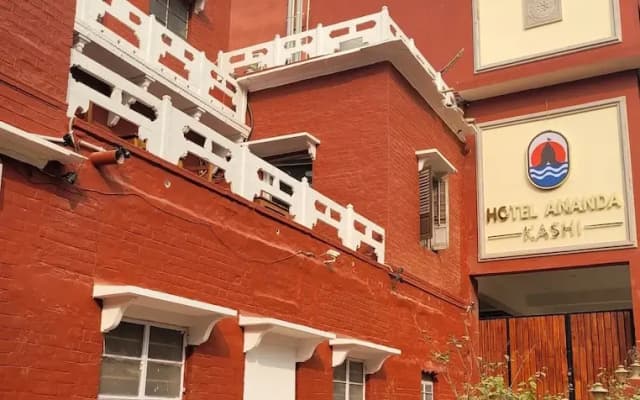 Hotel Ananda Kashi