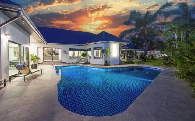Villa Waree minutes to City and Beach