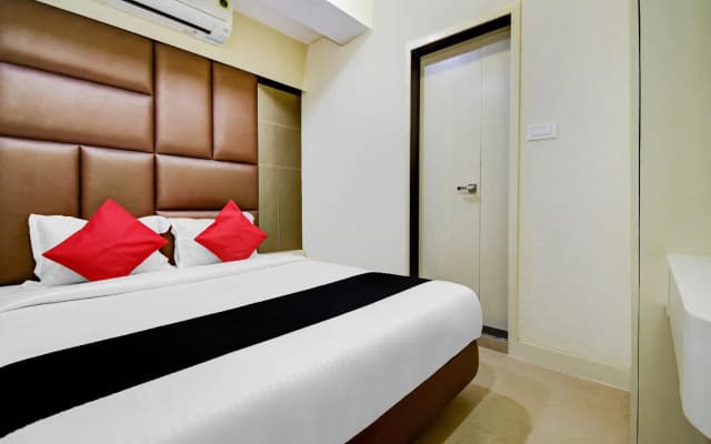Hotel Snowfox by OYO Rooms