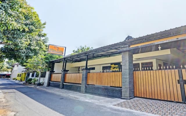 OYO Life 92785 Wisma Trubus  Syariah