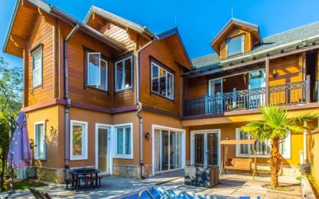 QVilla