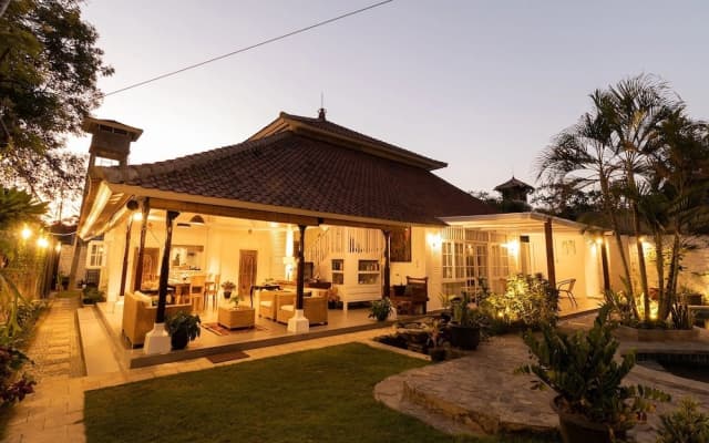 Villa Miracle