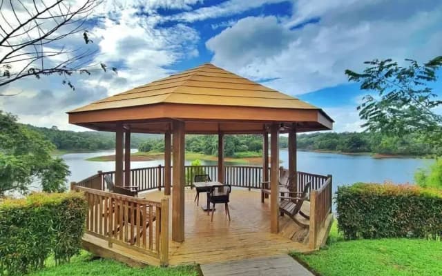 Sofia's Lake Resort